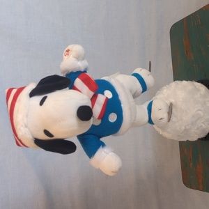 Ice Skating Snoopy Peanuts Christmas Decoration